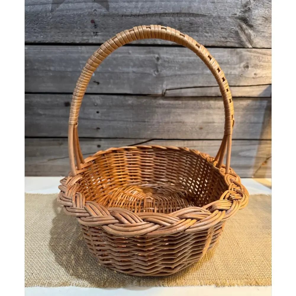 French Vintage-Style Woven Wicker Medium Sized Gathering Basket with Handle